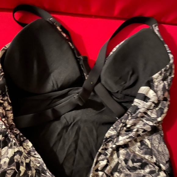 Bathing suit one piece - Picture 3 of 4